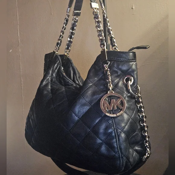 Michael Kors Susannah Black Quilted Leather Shoulder Bag with Chain Straps - Picture 3 of 16